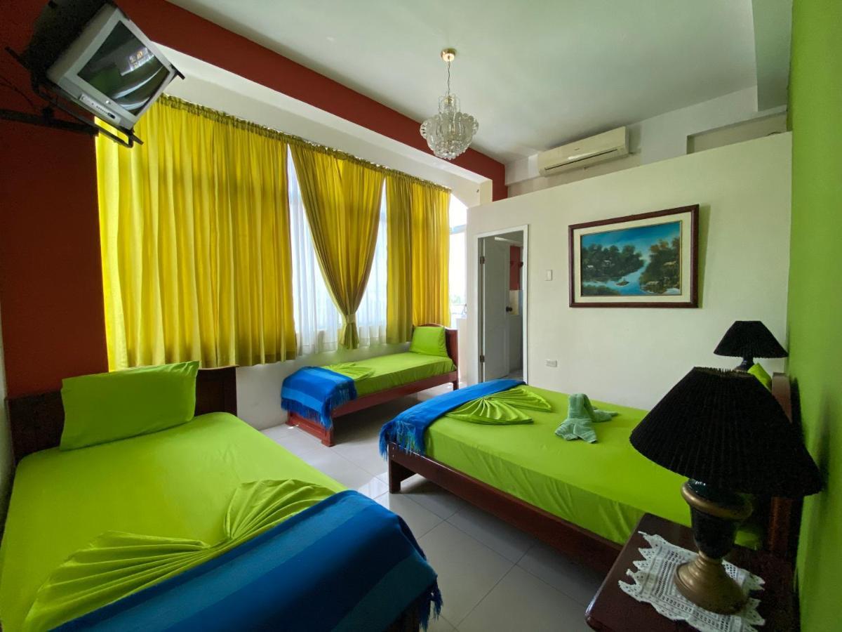 Hostal Puerto Azul 曼塔 外观 照片